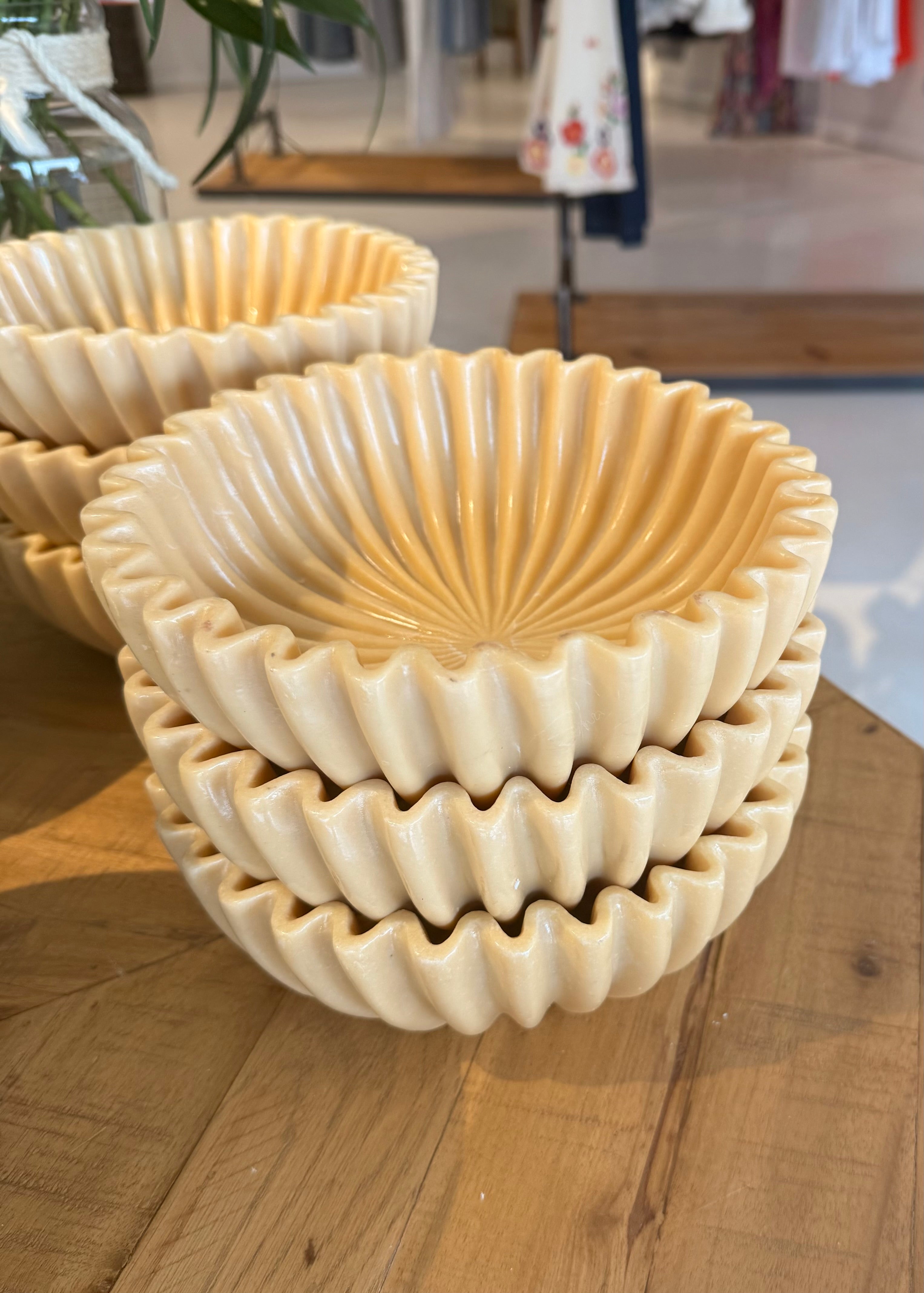 FLUTED BOWL