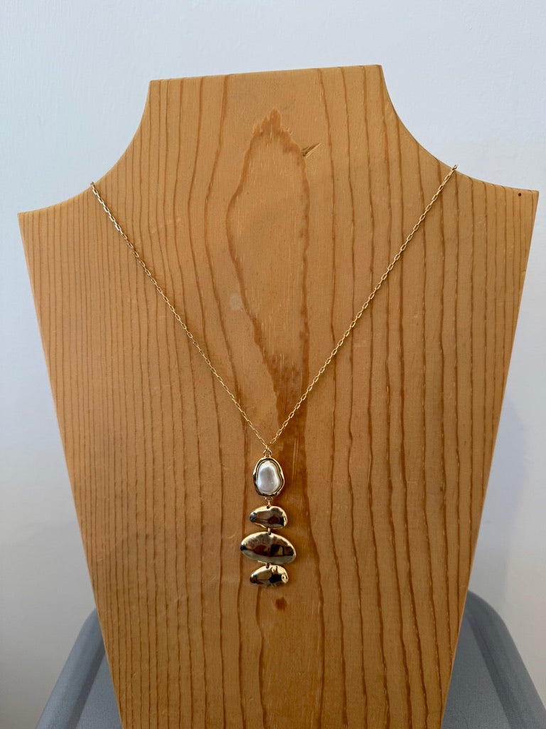 HAILEY PEARL NECKLACE